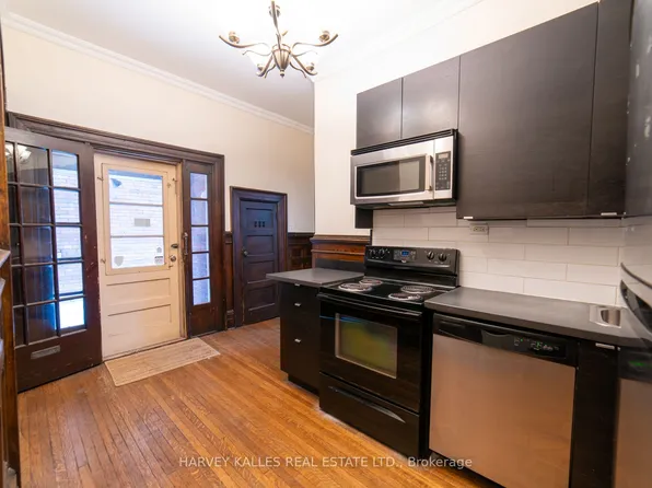 678 Huron St #200, Toronto, ON M5R 2R9