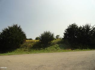 8 Bayward Dr, Galena, IL 61036