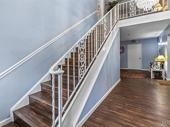 4th image of 4351 Chateau De Ville Dr APT H