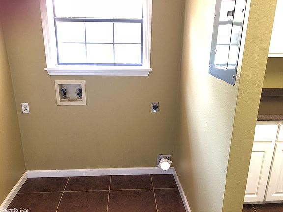 4th image of 1403 Doris Dr