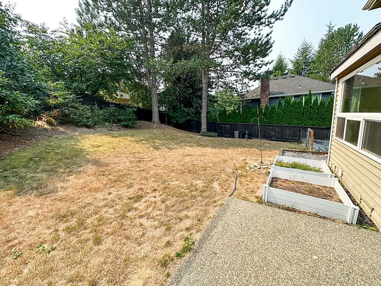 24435 SE 42nd Pl — Photo 33