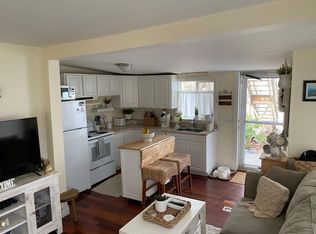 34 Bay Rd APT 3, Duxbury, MA 02332
