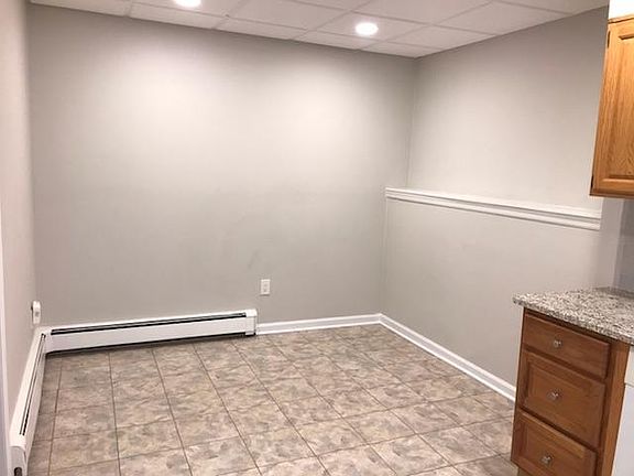 5th image of 34 Newark Pl