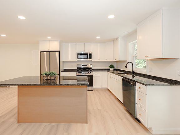 2nd image of 50 GREAT HILL Road