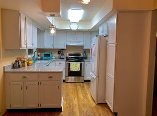 7201 Dorchester Ln, Greendale, WI 53129