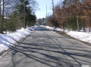 70 Jamaica Ave, Holtsville, NY 11742