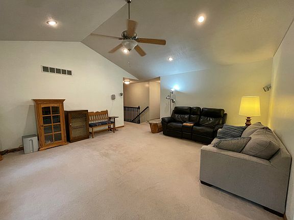 5th image of 1488 Estelle Rd