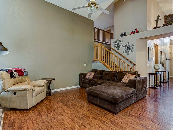 Open family room w/ FP