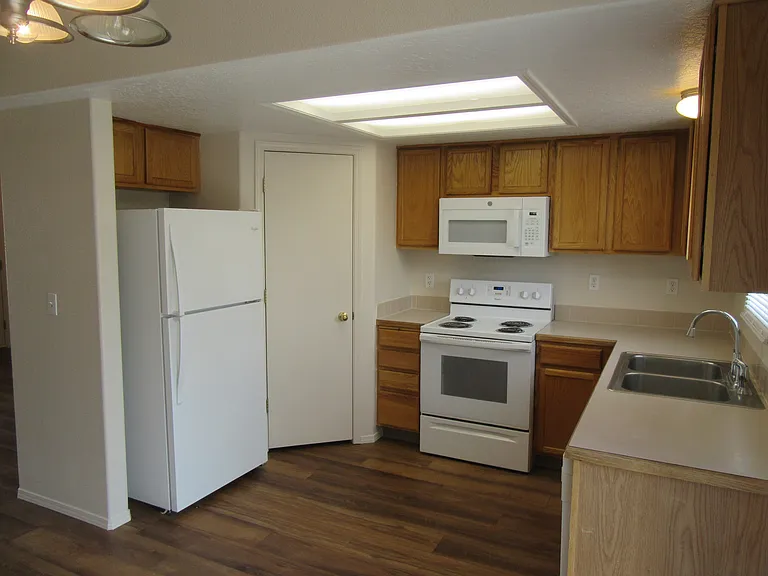 510 Lost Basin Ct — Photo 5