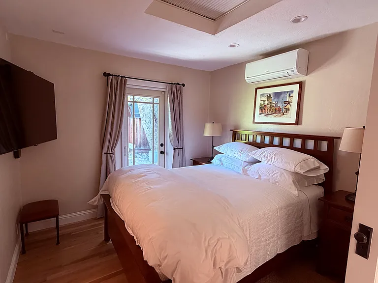 1074 Laurel St #1074 — Photo 10
