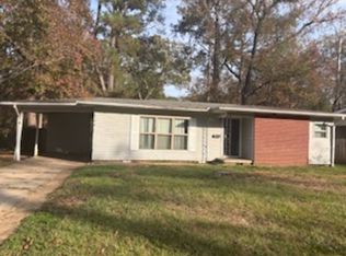 3078 Oak Forest Dr, Jackson, MS 39212