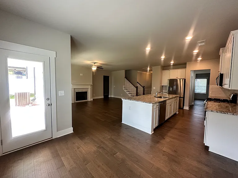 5015 Wellesley Dr — Photo 11