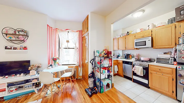 Rented by Oxford Property Group | media 9