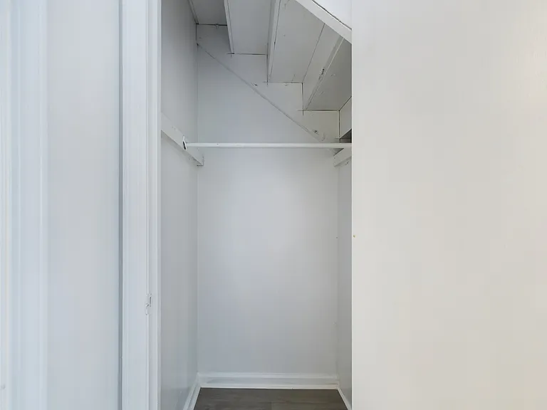 614 Eastview Ct #D — Photo 11