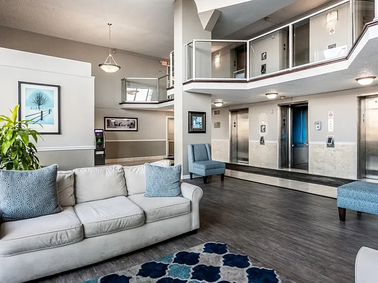 The Westbury Apartments — Photo 10