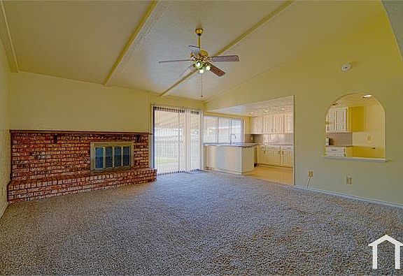 3rd image of 6218 Fallbrook Dr