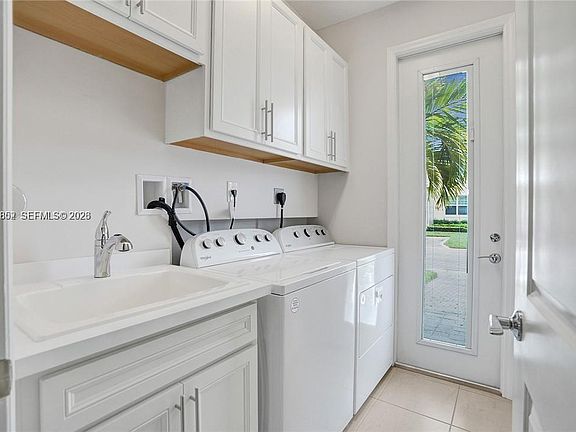 4th image of 5140 Eucalyptus Dr Unit 5