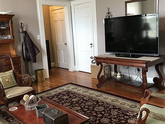 5th image of 519 E Main St APT 7