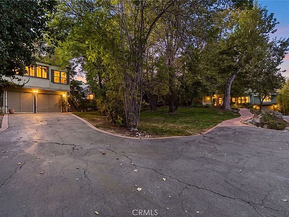2nd image of 2470 N Euclid Ave