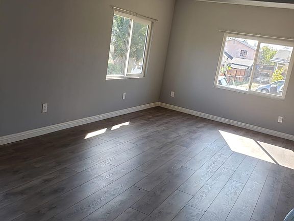 3rd image of 458 N Hicks Ave