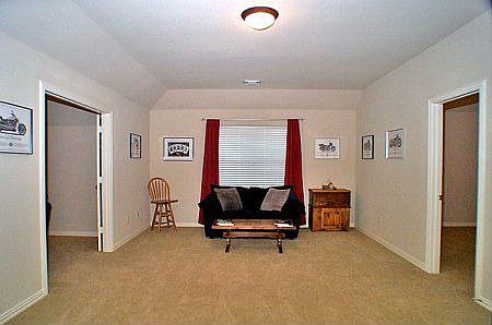 4th image of 213 Longford Ct