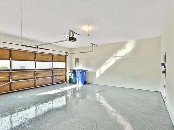 5th image of 2140 Cherry Tree Ln