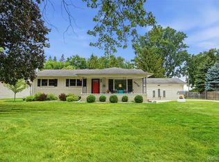 35711 Campistrano Dr, Clinton Township, MI 48035