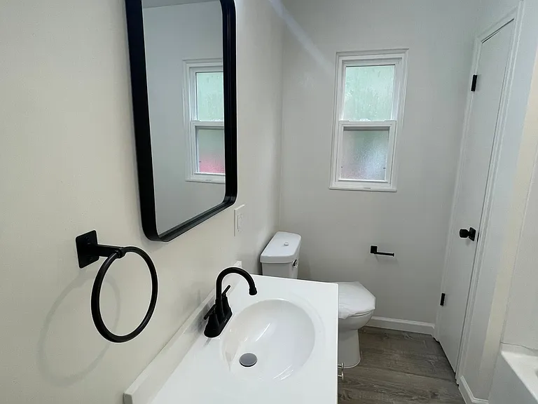 1637 S Cove Blvd — Photo 4