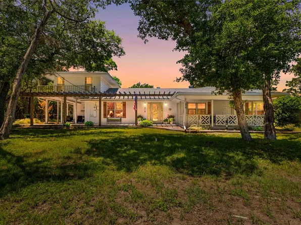 218 Rainbow Dr, Woodway, TX 76712