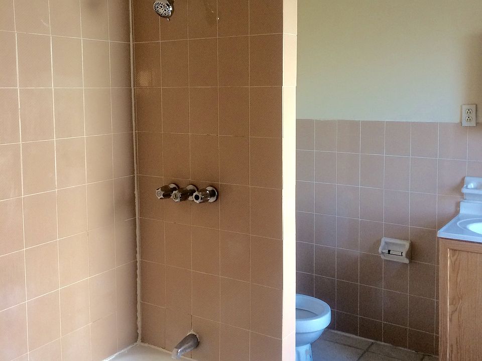 2nd image of 50 Clermont Ave #3