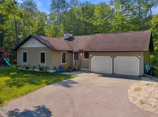 8448 Pickerel Lake Rd, Petoskey, MI 49770