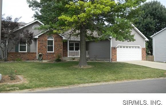 1st image of 4 Autumn Glen Dr