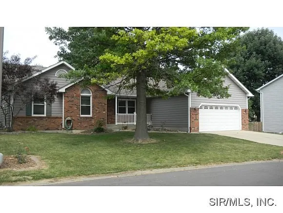 4 Autumn Glen Dr photo 1