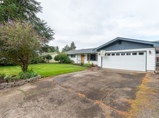 910 S 38th St, Springfield, OR 97478