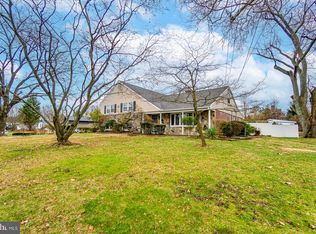 6 Arthur Ct, Wallingford, PA 19086