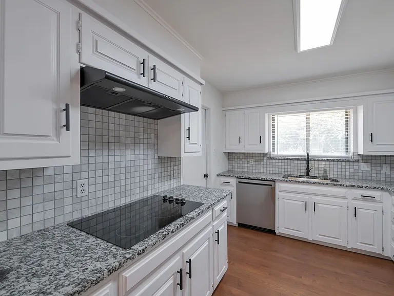 2127 Tanglewood Dr #D — Photo 13