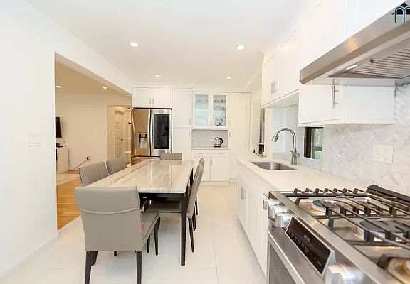 5th image of 268 Bay 17 St #1D