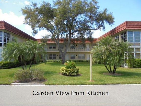 4th image of 15 Vista Palm Ln