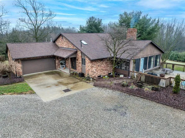 8270 Saint Peters Church Rd NW, Bolivar, OH 44612