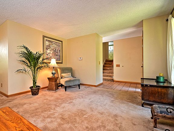 3rd image of 8324 NE 120th Pl