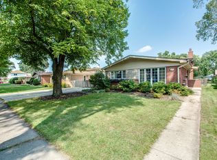 5908 Cleveland St, Morton Grove, IL 60053