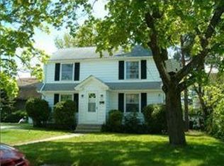 916 Park Ave, Woonsocket, RI 02895