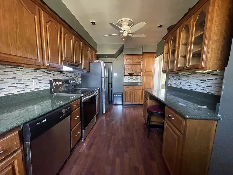 301 Friendship St — Photo 7