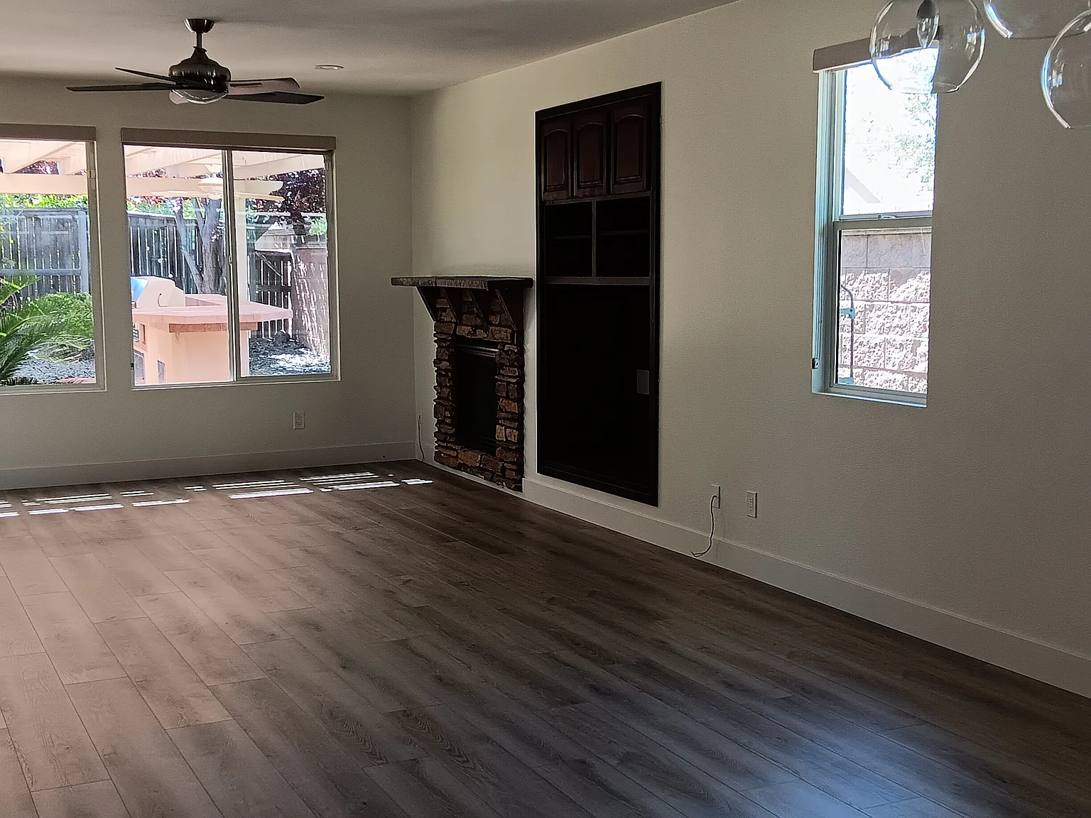 3 bed, 2.5 bath, 2457 sqft, $3,300 — Photo 4