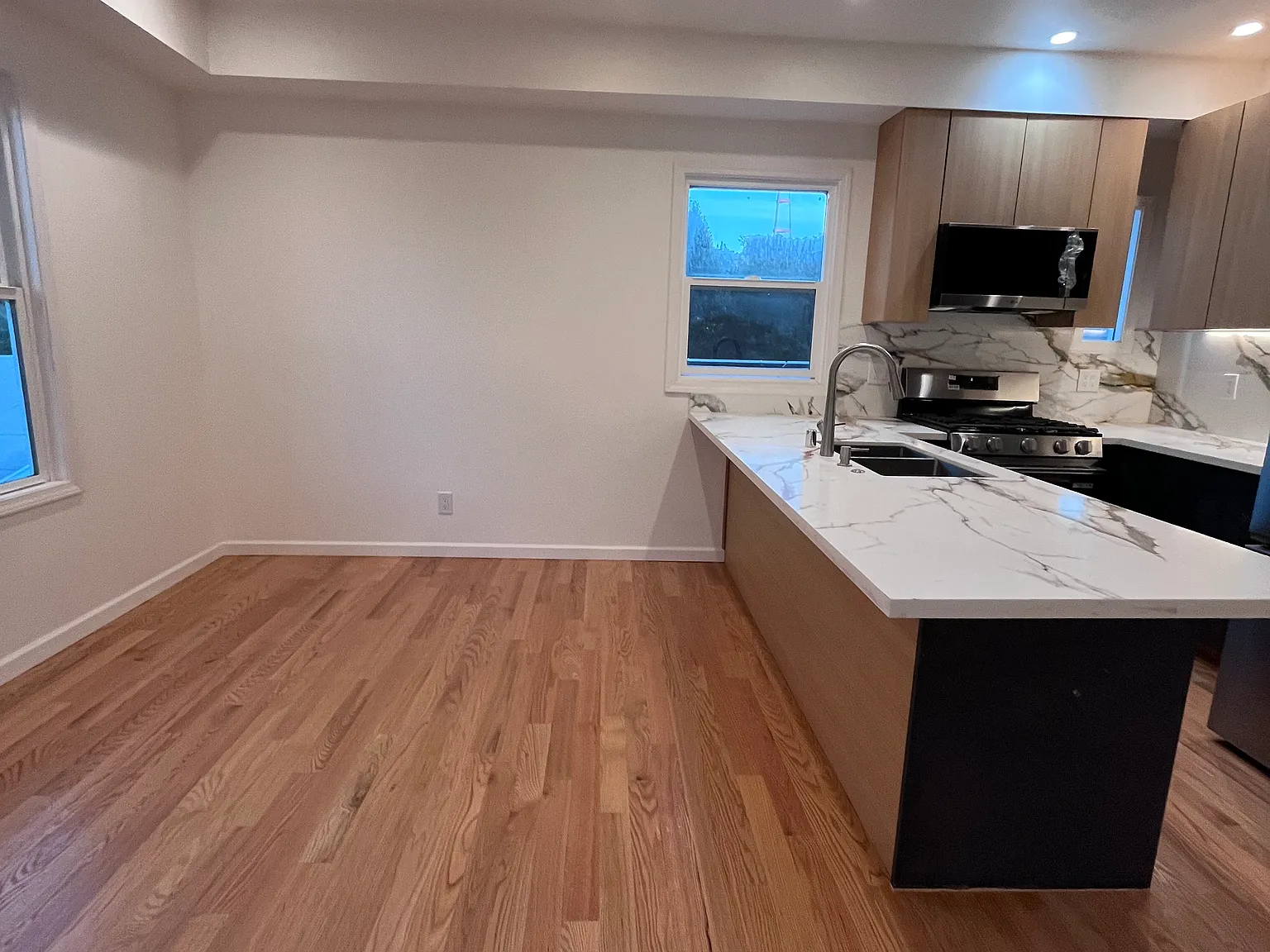 3 bed, 1.5 bath, $8,700 — Photo 2