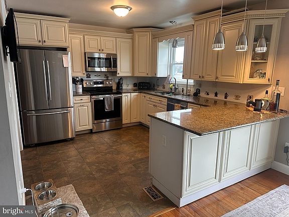 5th image of 6836 Brianwood Ct