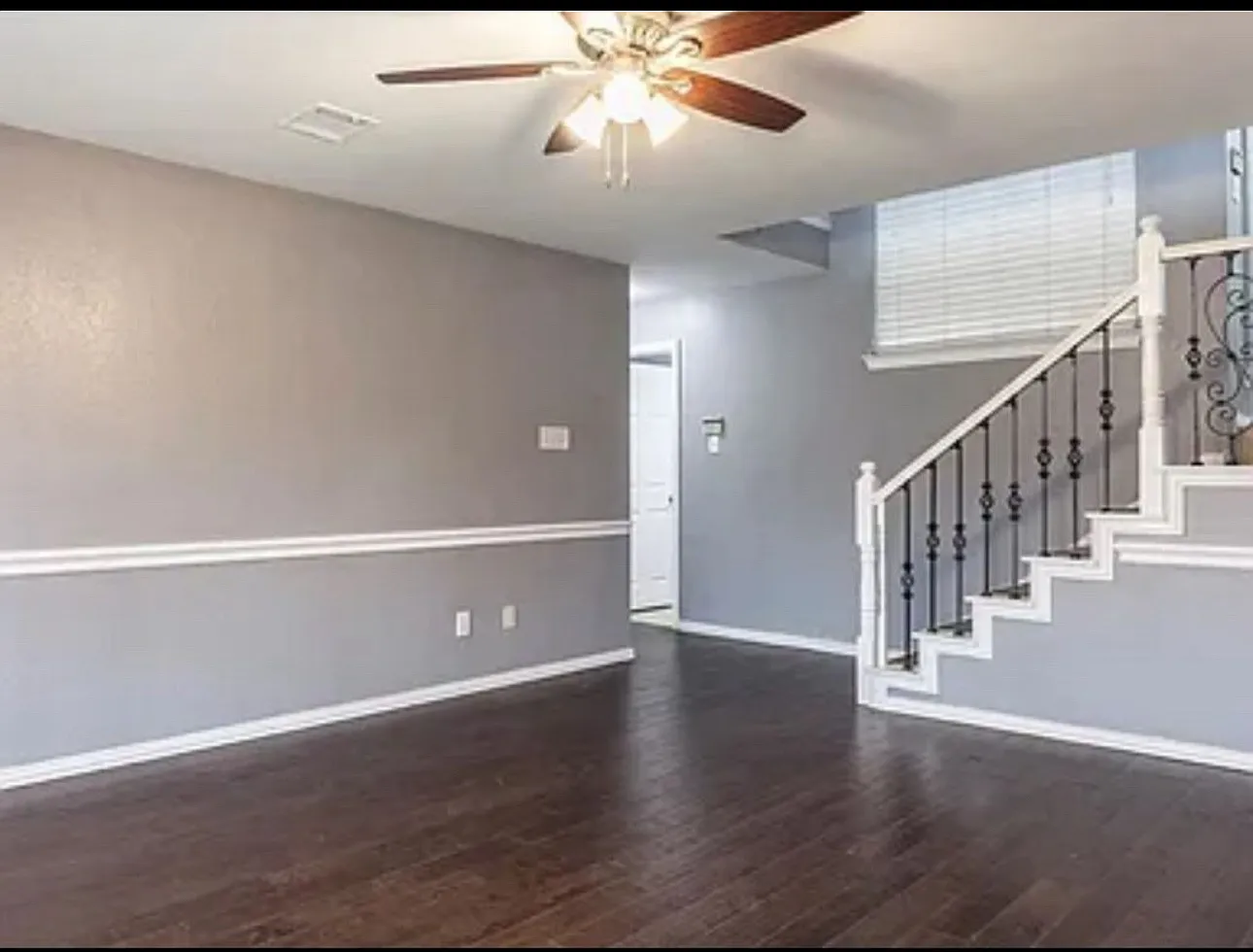 220 Cove Dr — Photo 3