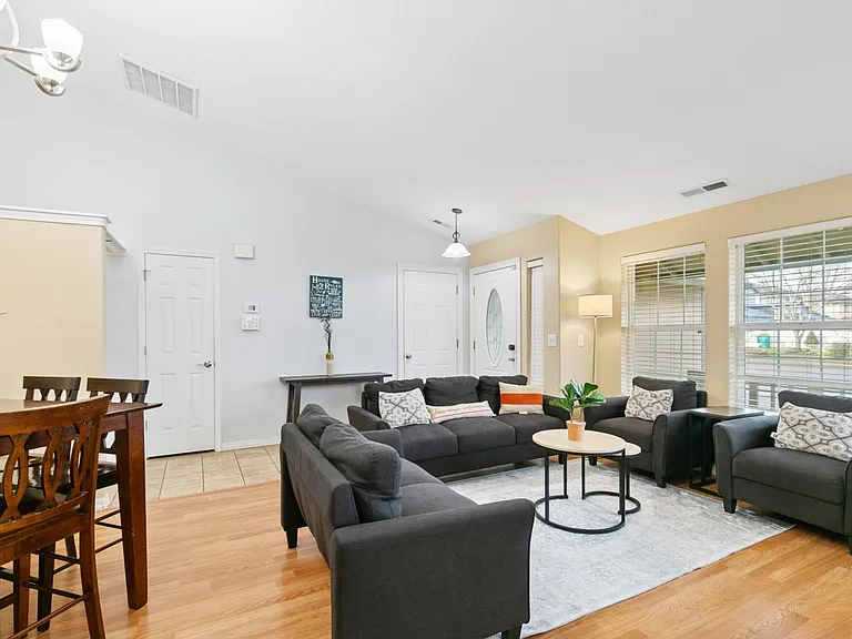 1207 NE 166th Ave — Photo 9