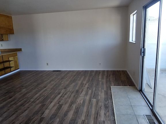 4th image of 13600 Lower Lakeshore Dr #A