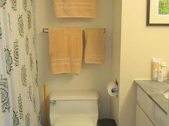 5th image of 232-236 E 47th St #25D